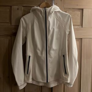 Lululemon cross chill jacket repelshell size 8 womens